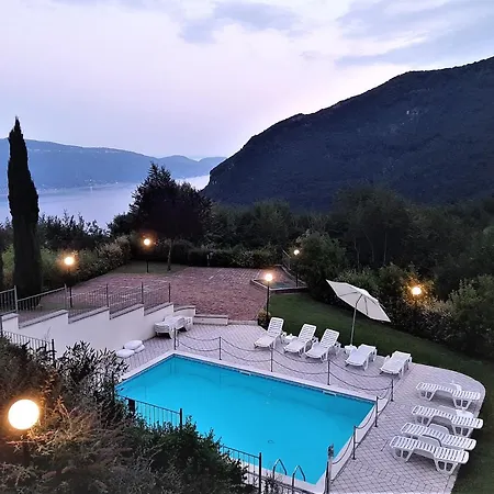 Am Gardasee In Tignale, Pool, Seesicht, Wlan Kostenlos