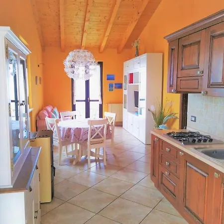 Am Gardasee In Tignale, Pool, Seesicht, Wlan Kostenlos * Tignale