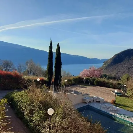 Apartment Am Gardasee In Tignale, Pool, Seesicht, Wlan Kostenlos Tignale